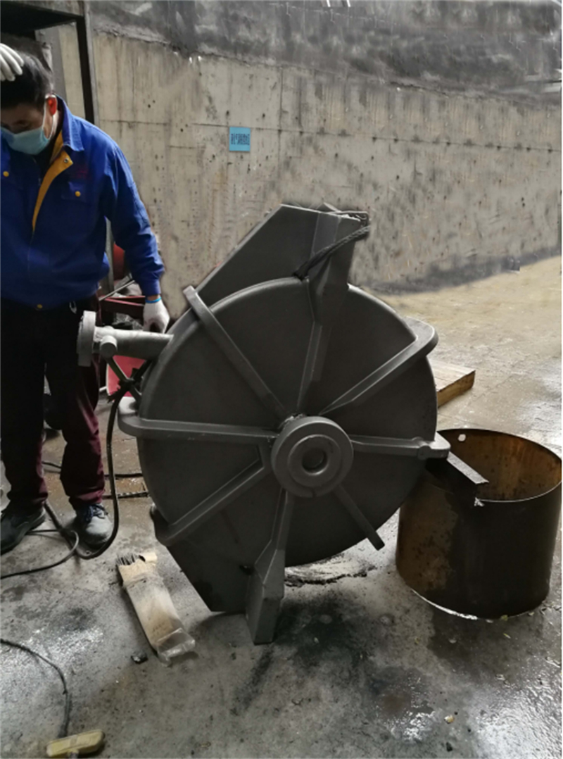 2019年03月730KG級(jí)鑄件澆鑄成功.jpg